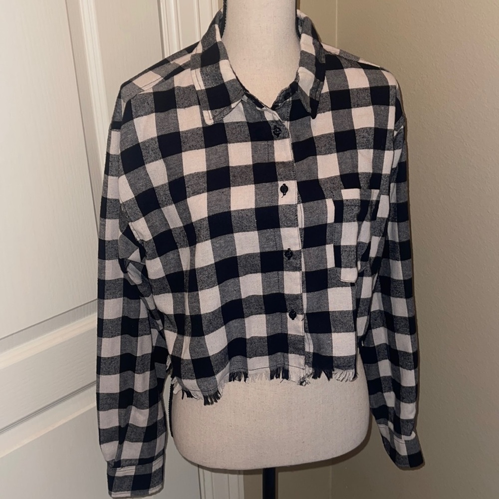 Black and white plaid cropped flannel